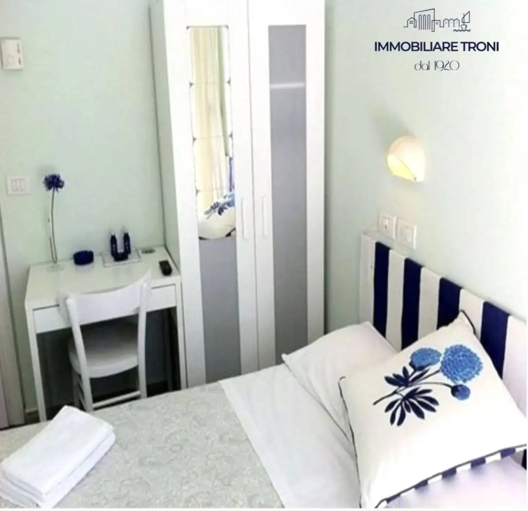 Palazzo - Edificio in vendita a Riccione