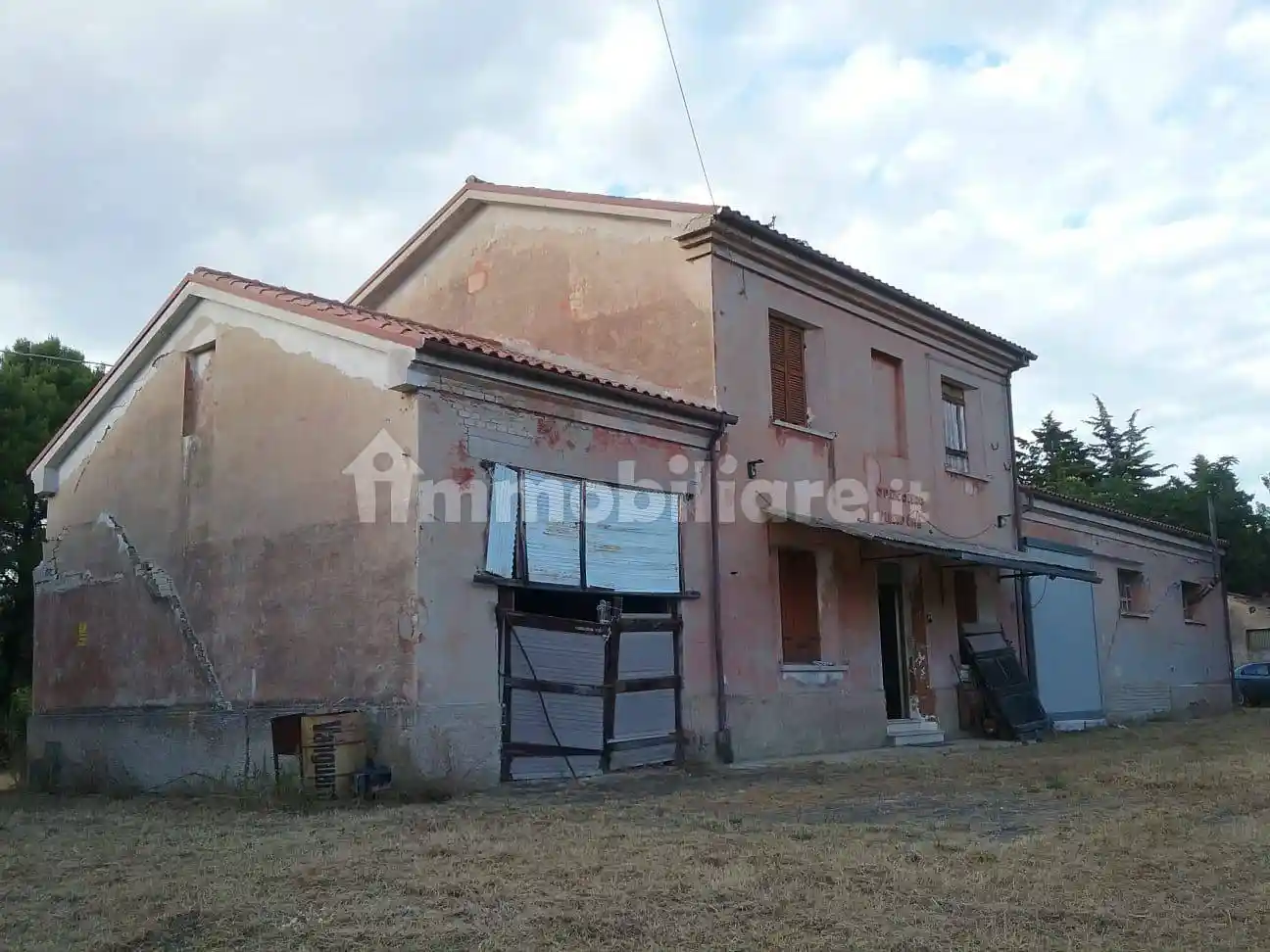 Rustico - Casale in vendita a Macerata