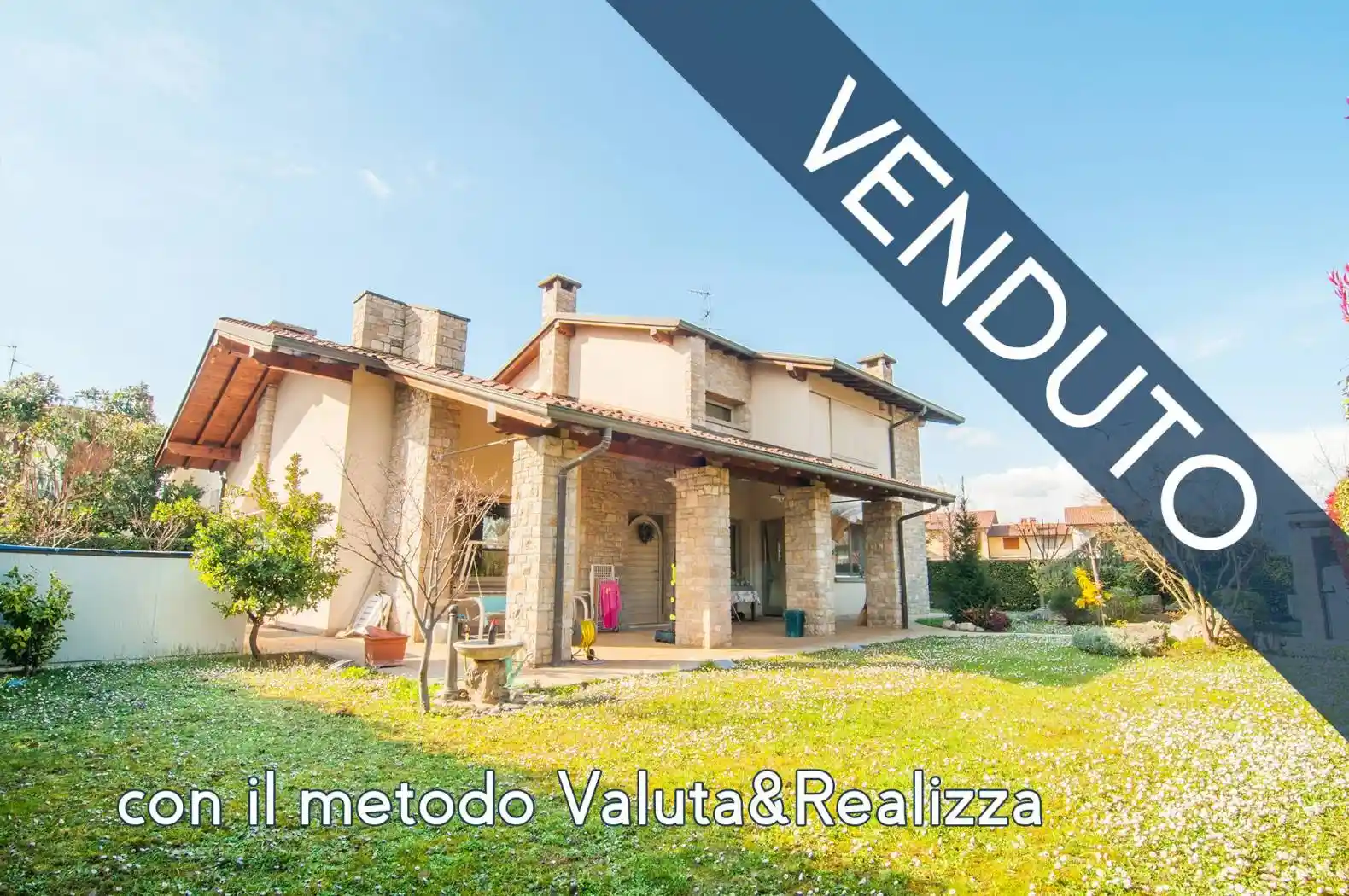 Villa in vendita a Calcinate