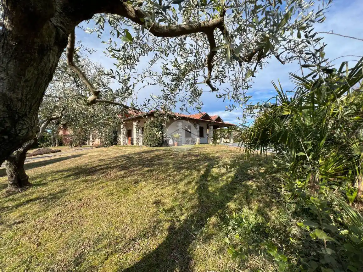 Villa in vendita a Adro