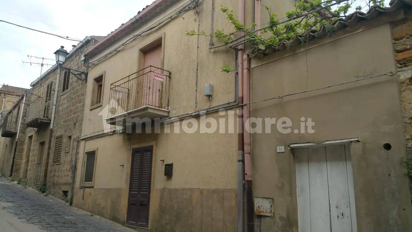 Casa indipendente in vendita a Aidone