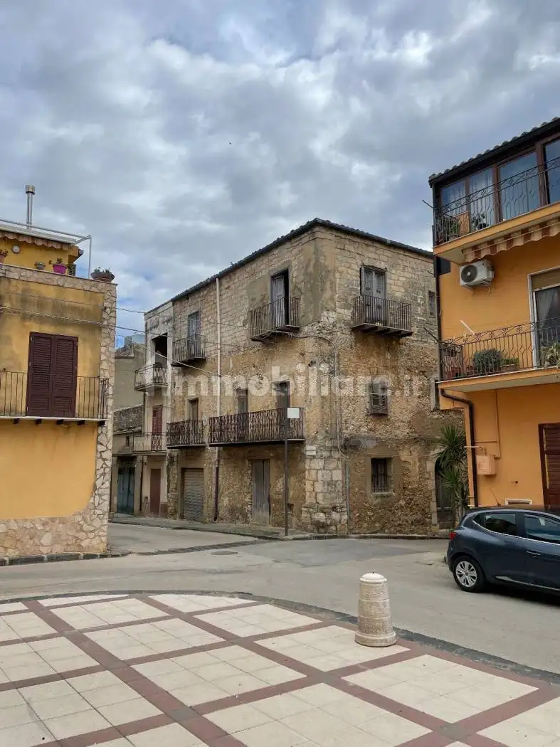 Palazzo - Edificio in Vendita