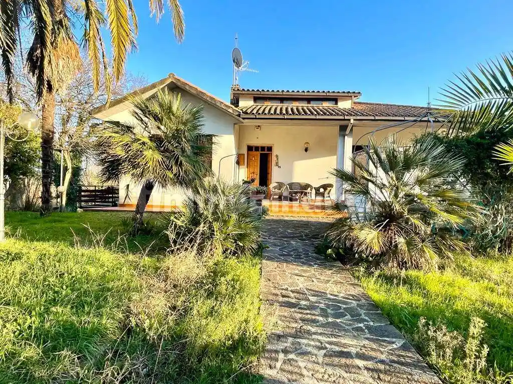 Villa in vendita a Orte