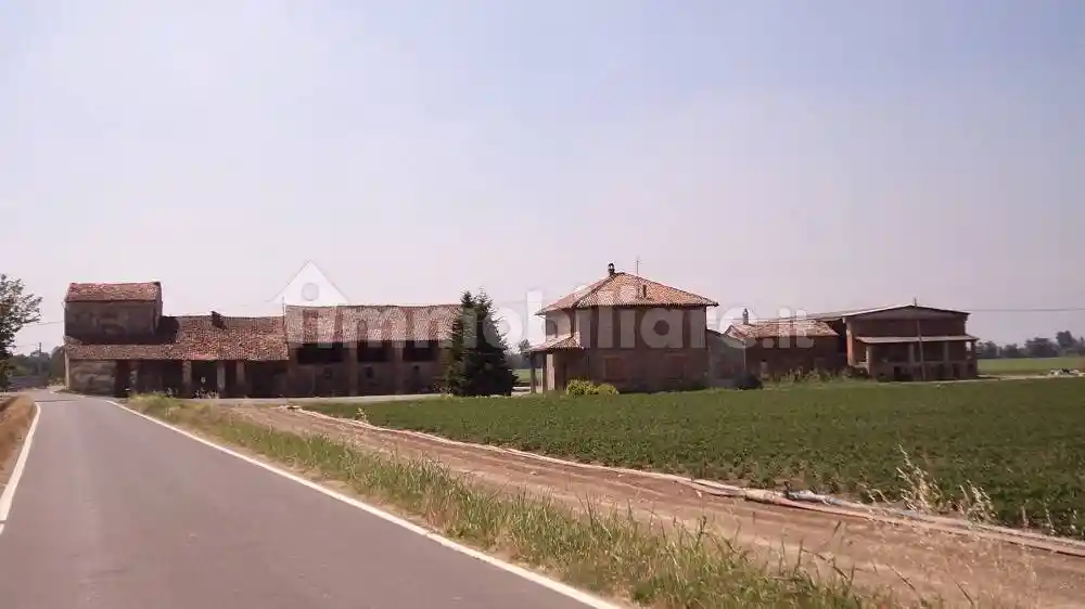 Rustico - Casale in vendita a Gossolengo