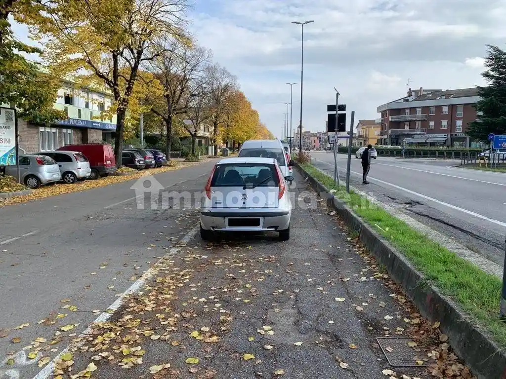 Palazzo - Edificio in vendita a Cadeo