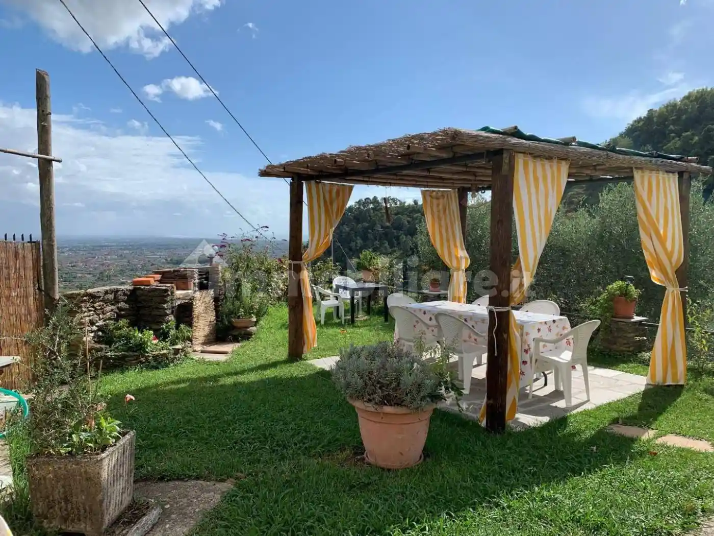 Casa indipendente in vendita a Pietrasanta