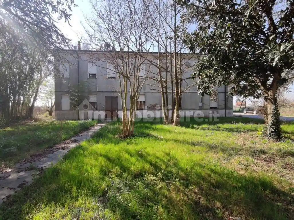 Rustico - Casale in vendita a Ferrara