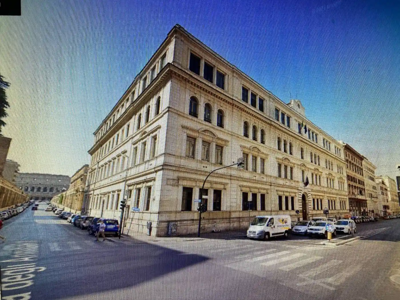 Palazzo - Edificio in vendita a Roma