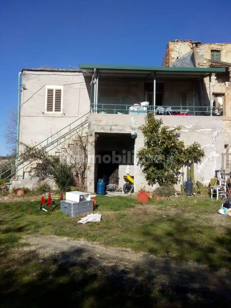 Casa indipendente in vendita a Montalto delle Marche