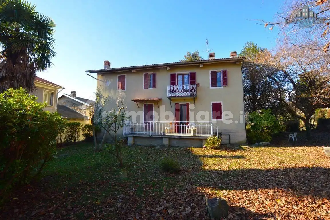 Casa indipendente in vendita a Val di Chy