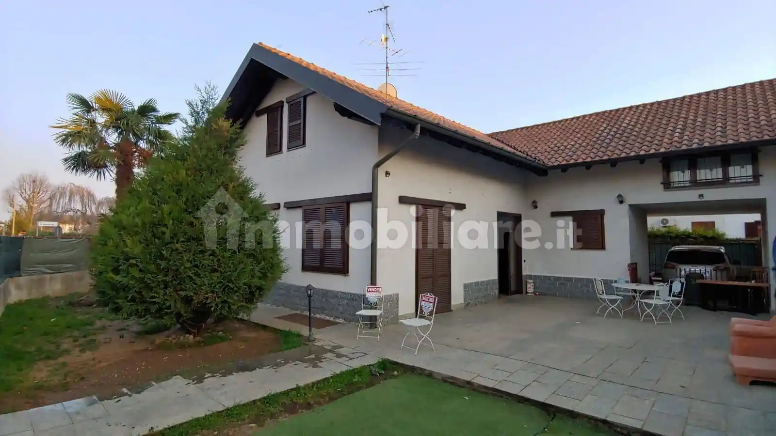 Villa in vendita a Ferno