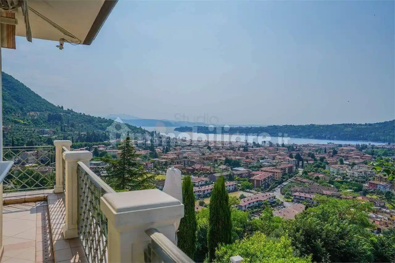 Villa in vendita a Roè Volciano