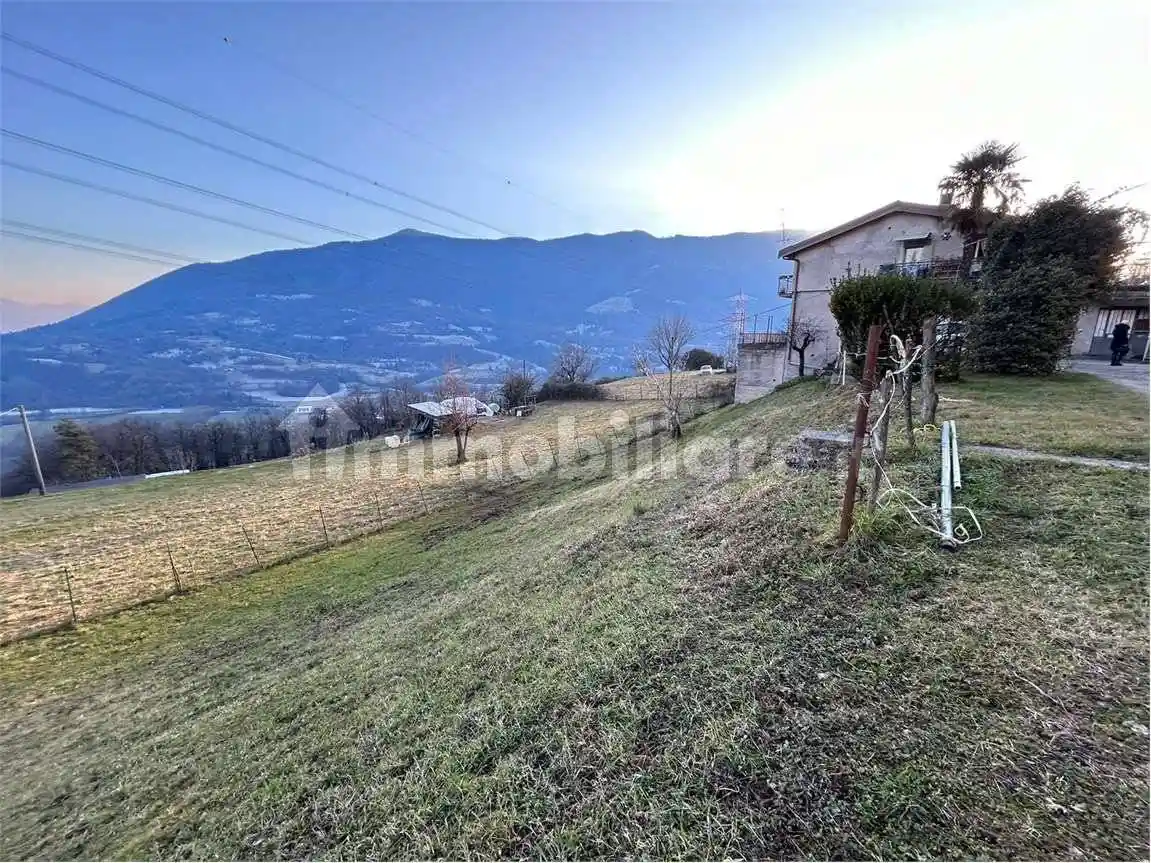 Appartamento in vendita a Endine Gaiano