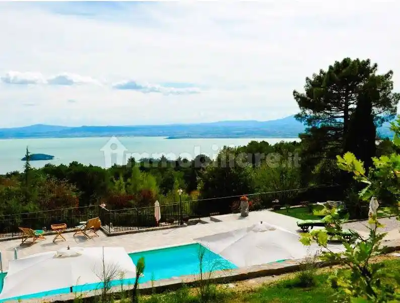 Villa in vendita a Tuoro sul Trasimeno
