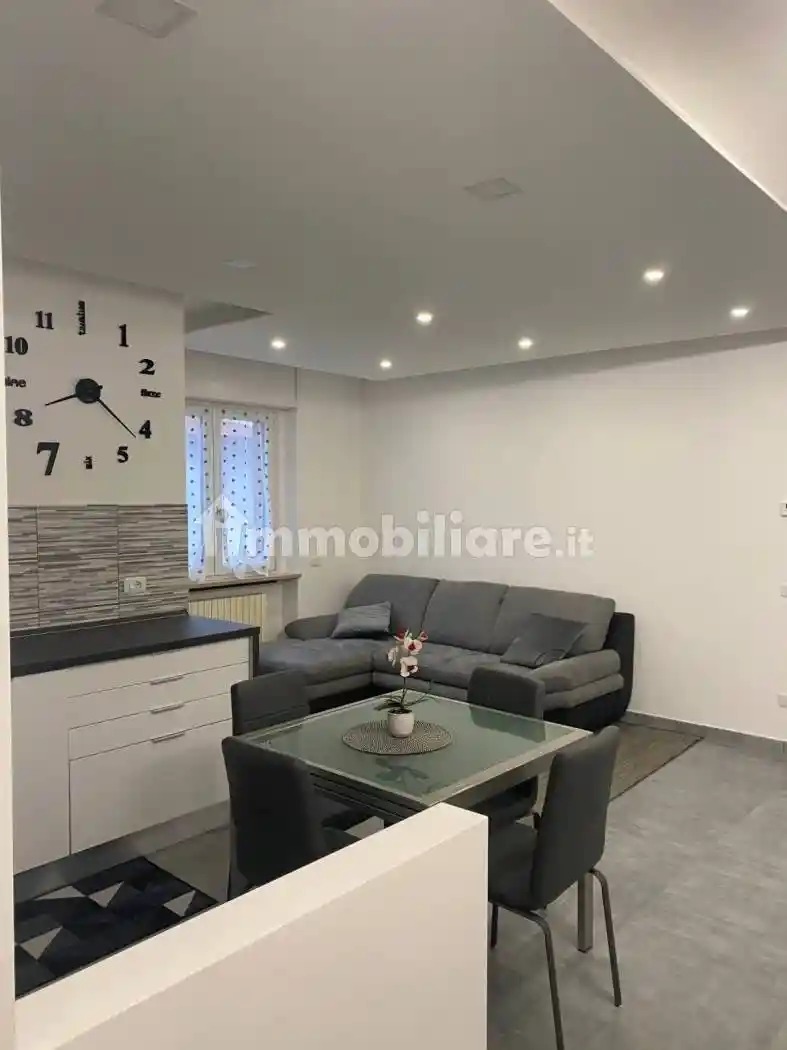 Appartamento in affitto a Caronno Varesino