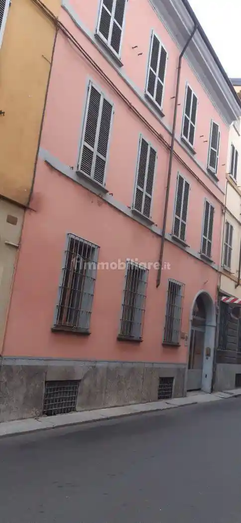 Palazzo - Edificio in vendita a Piacenza