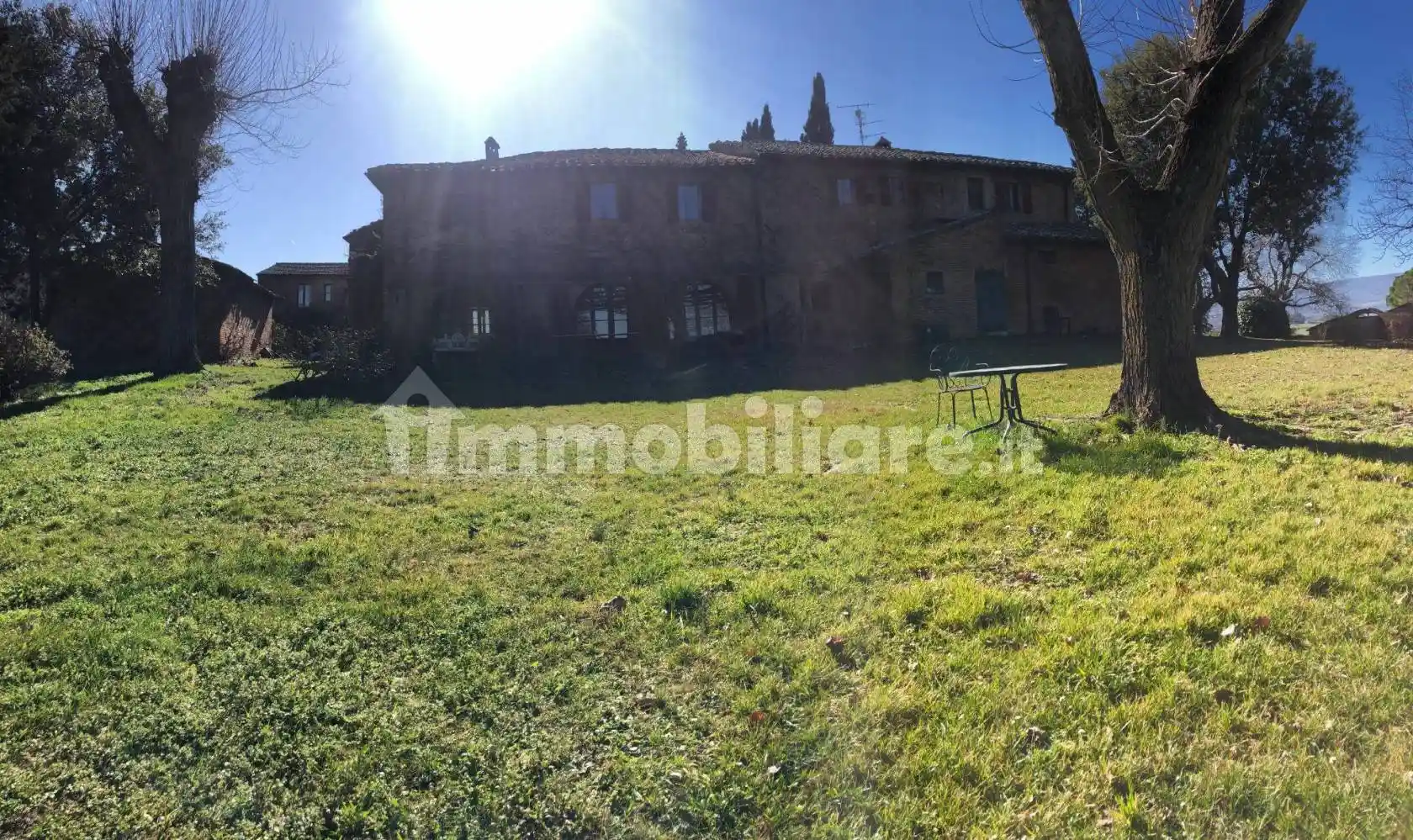 Rustico - Casale in vendita a Chiusi