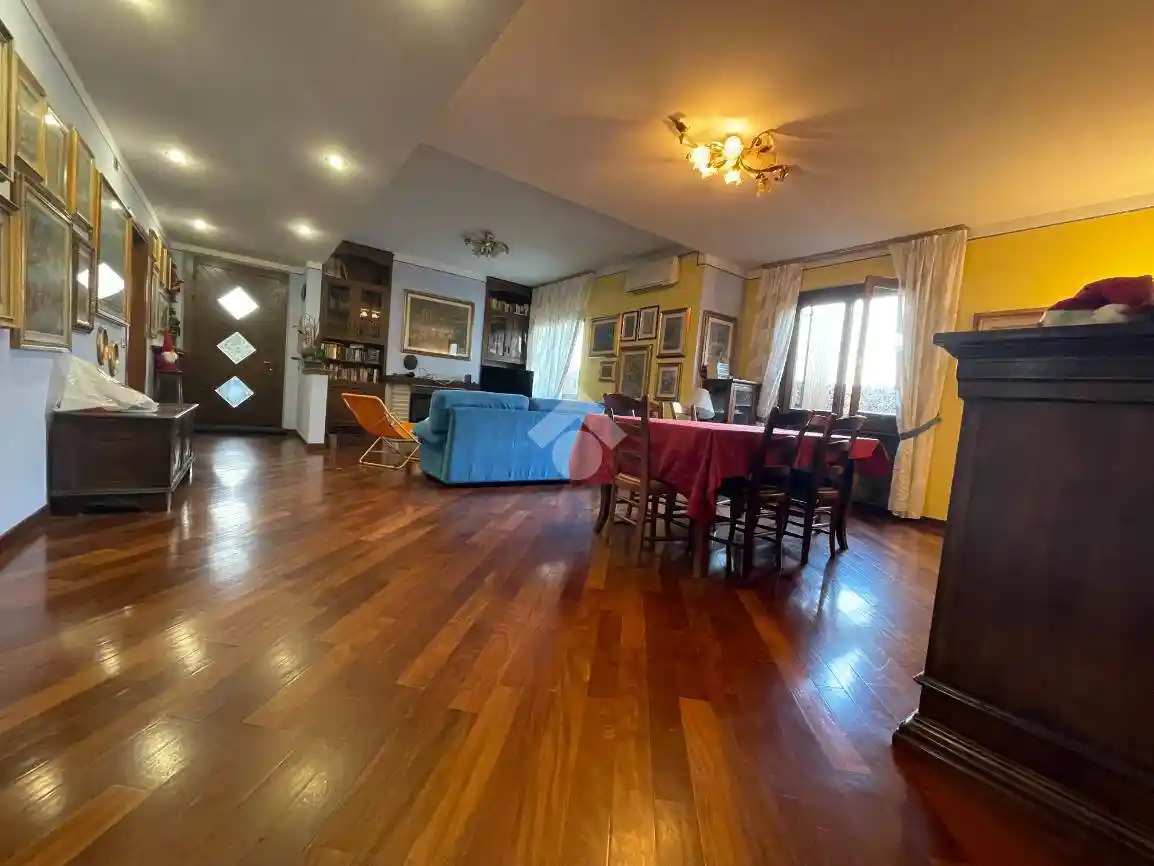 Villa in vendita a Desenzano del Garda