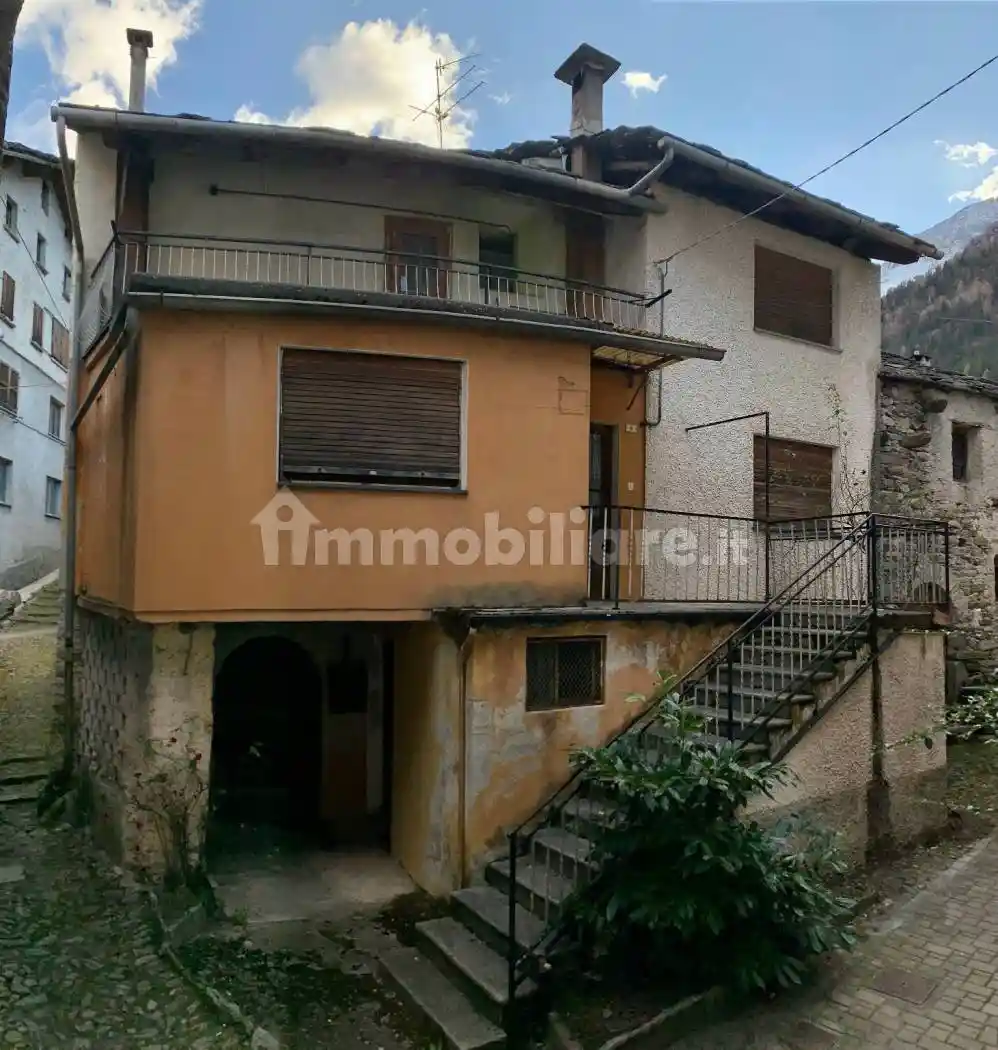Casa indipendente in vendita a Villa di Chiavenna