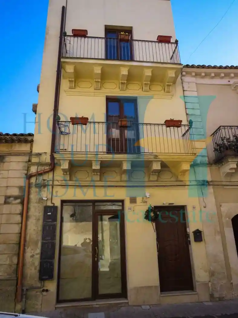 Palazzo - Edificio in vendita a Noto