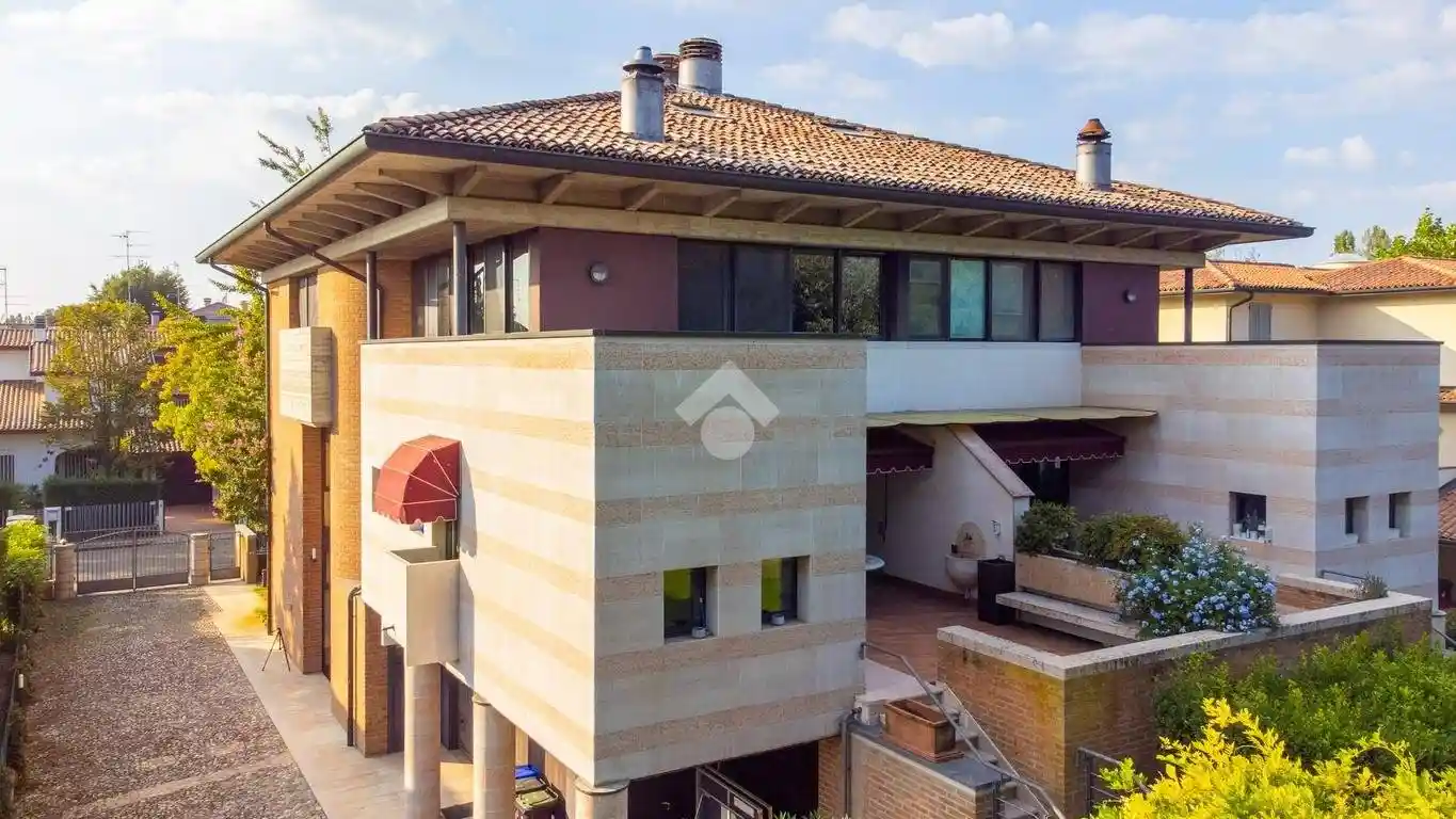 Villa in vendita a Carpi