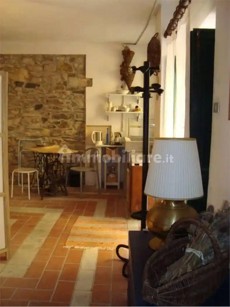 Rustico - Casale in vendita a Luni