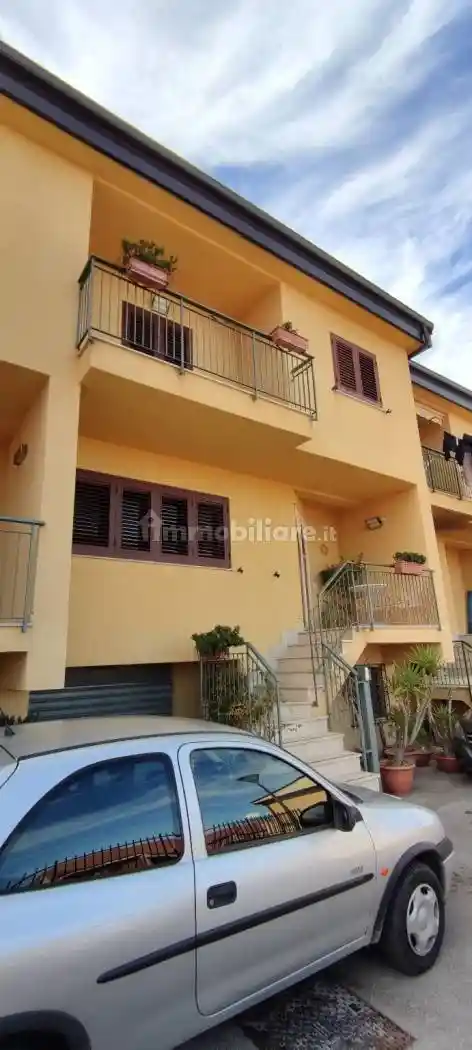 Villetta a schiera in vendita a Santo Stefano di Camastra