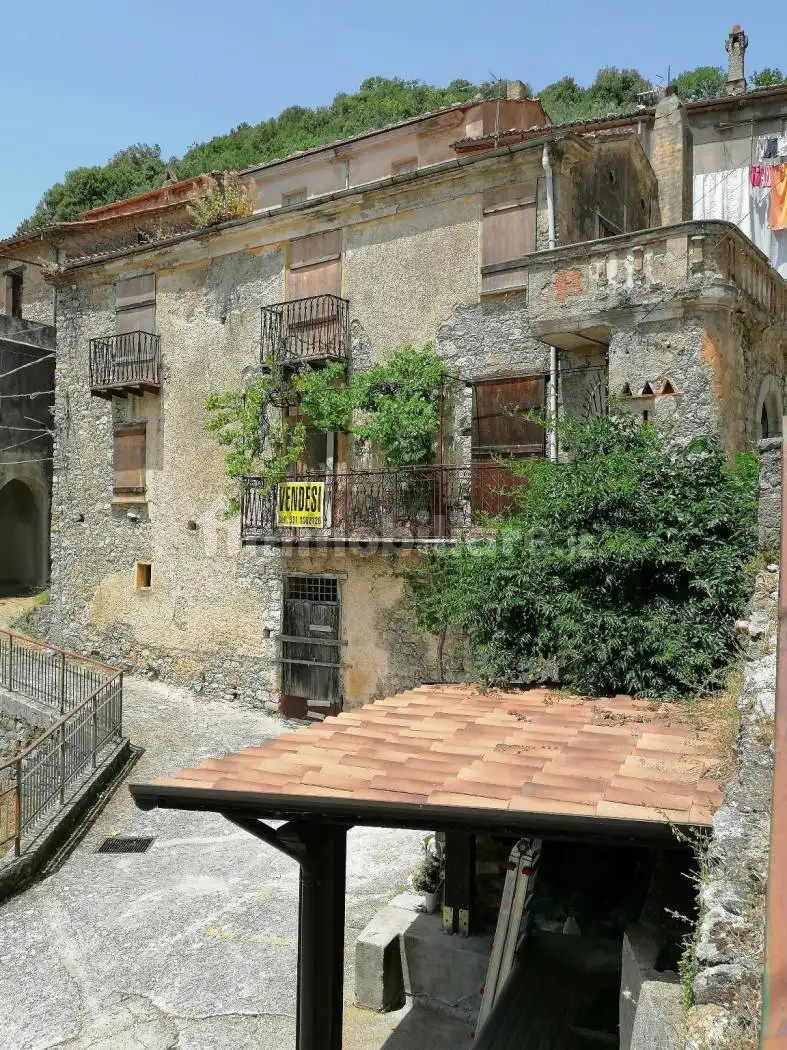 Casa indipendente in vendita a Rivello