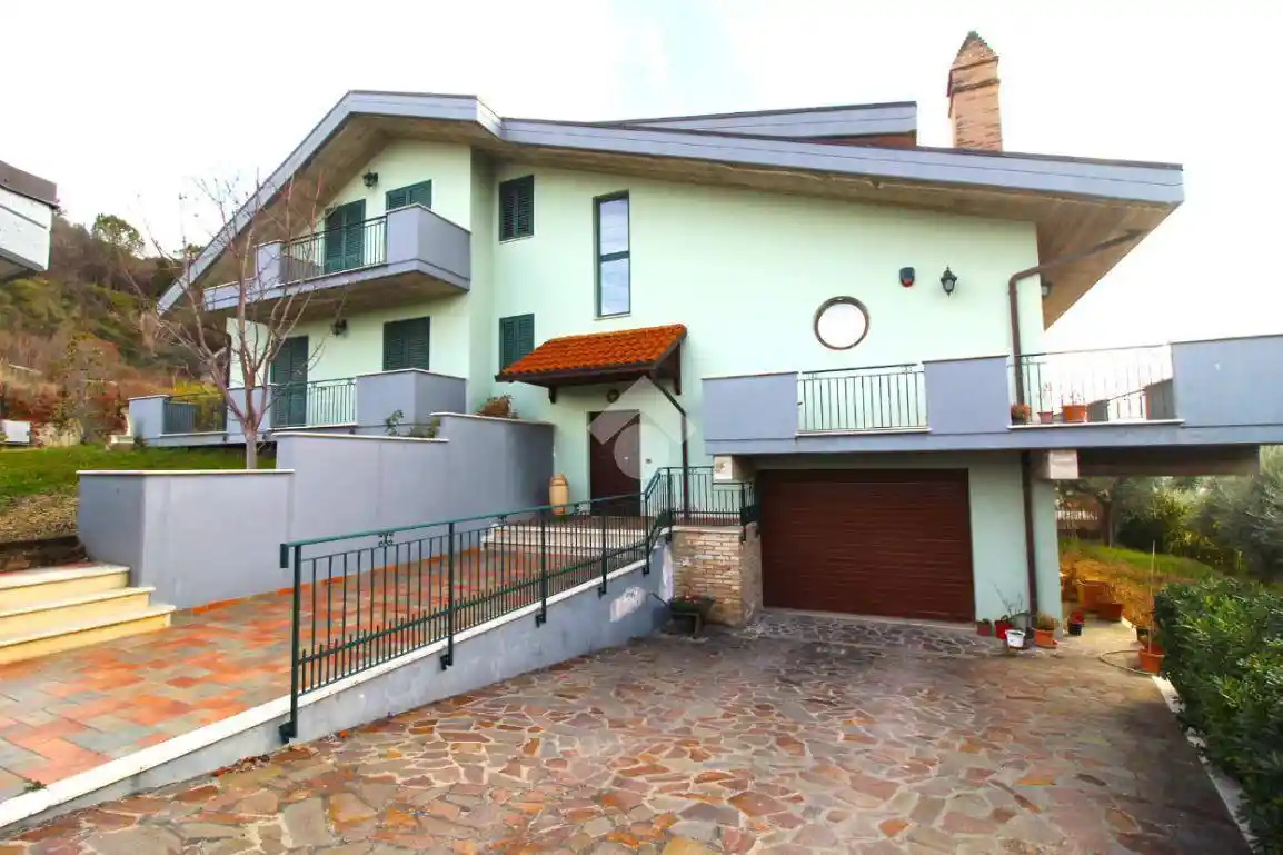 Villa in vendita a Castel di Lama