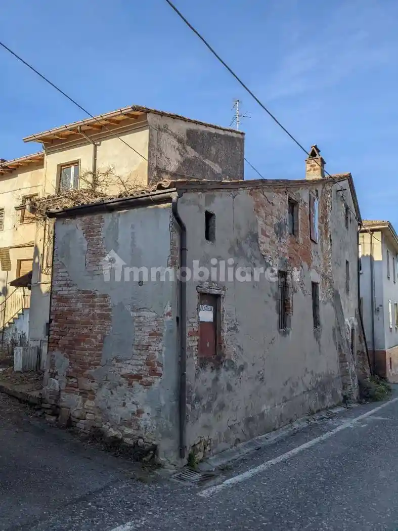 Palazzo - Edificio in vendita a Ziano Piacentino