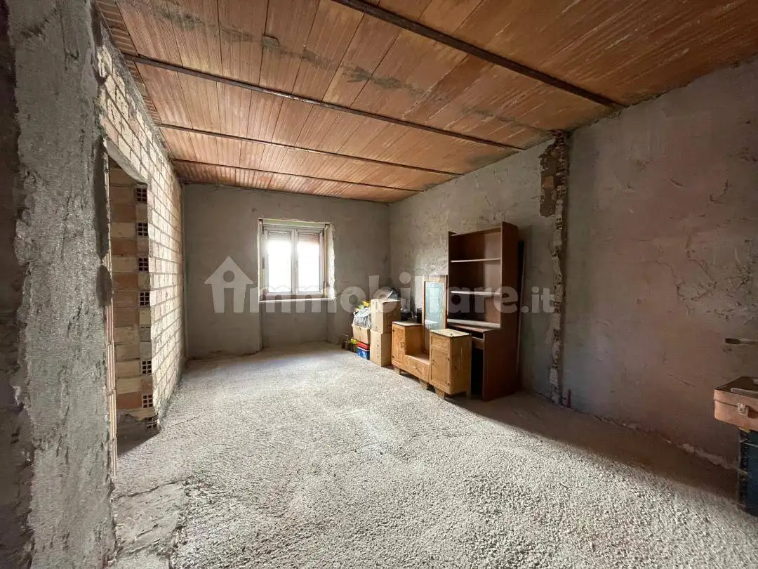 Quadrilocale piazza Palazzo snc, Centro, Barisciano - foto 5