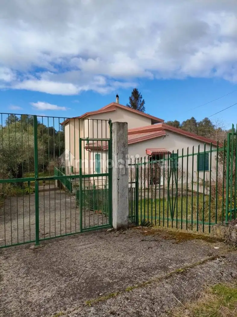 Villa in vendita a San Roberto
