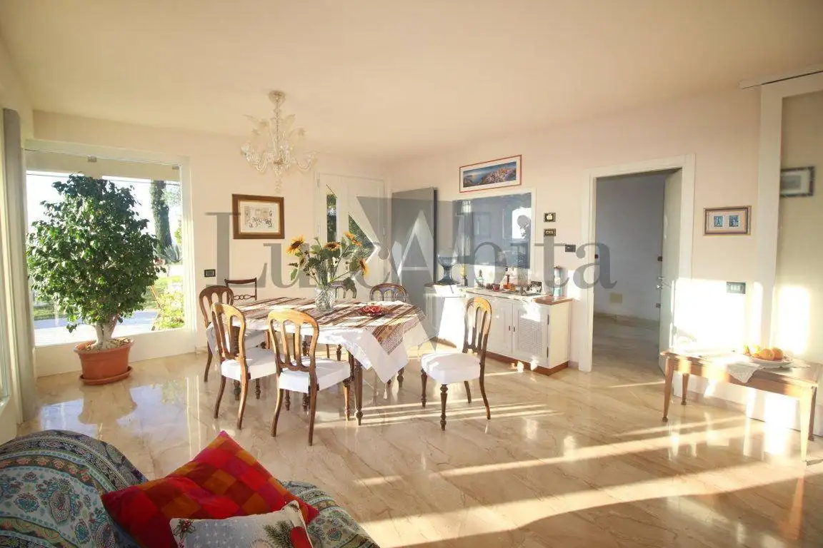 Villa in vendita a Lucca