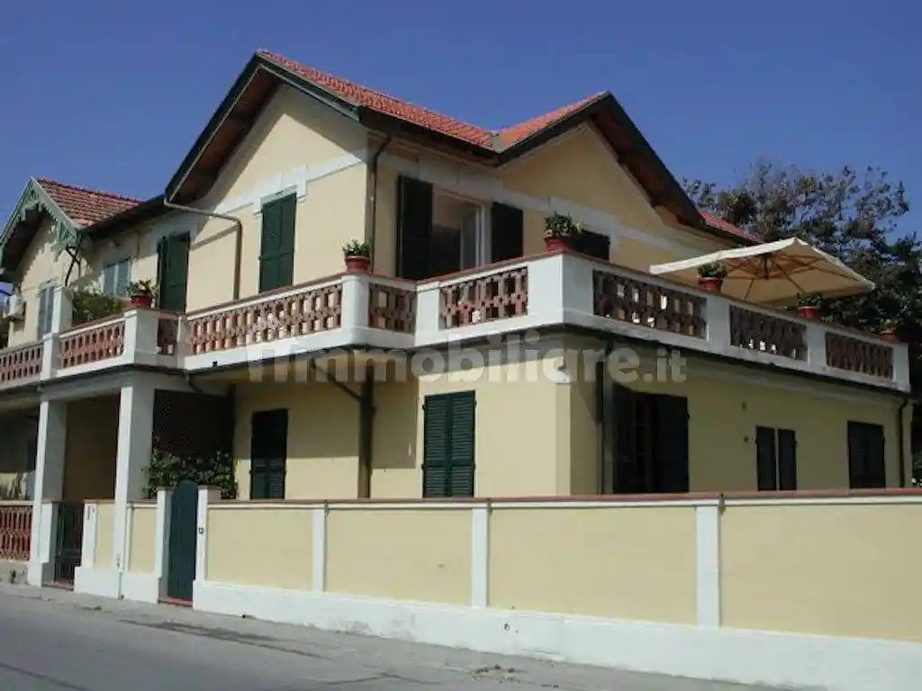 Casa indipendente in vendita a Pietrasanta