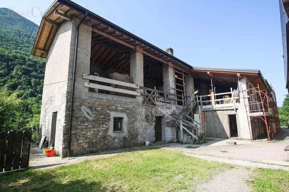 Rustico - Casale in vendita a Porlezza