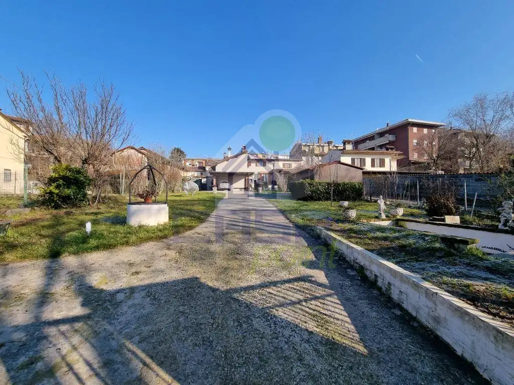 Villa in vendita a Ospedaletto Lodigiano