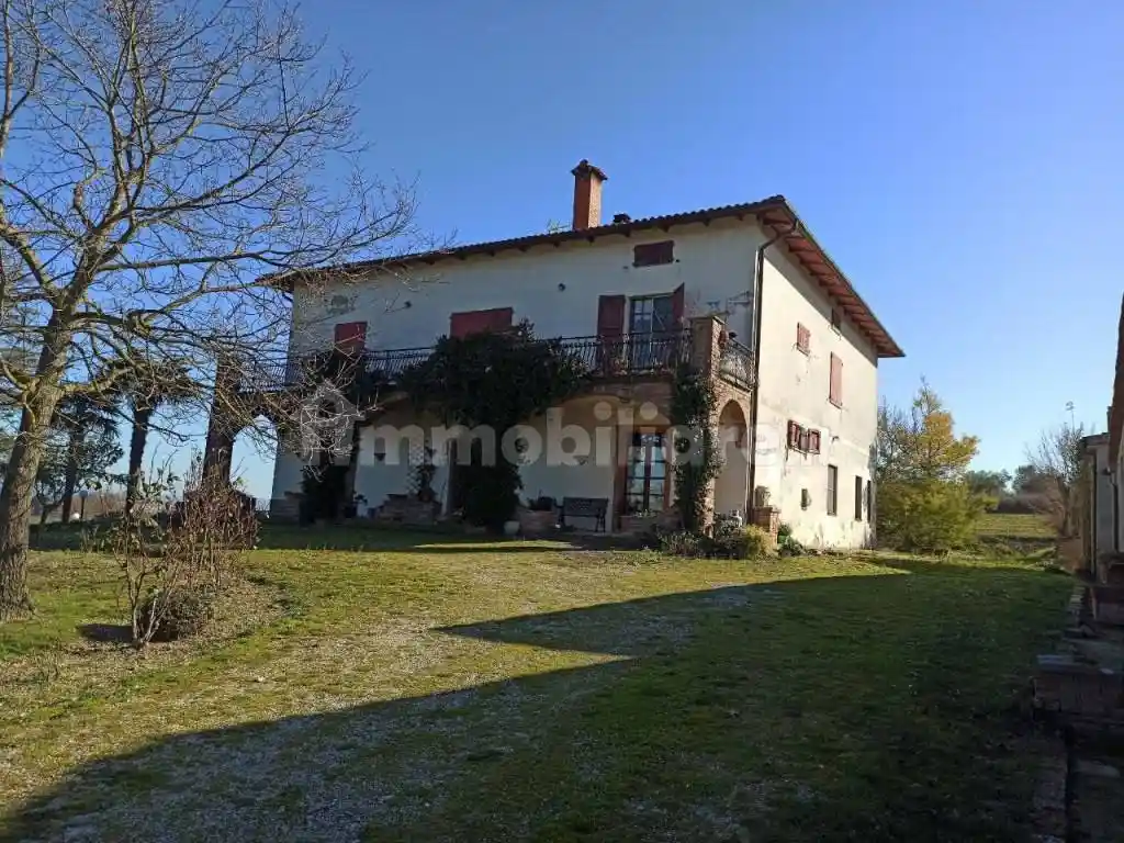 Rustico - Casale in vendita a Castiglione del Lago
