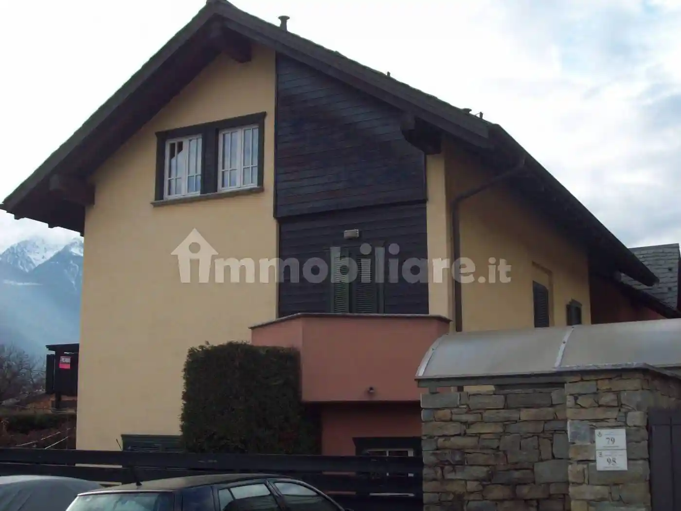 Villa in vendita a Montagna in Valtellina