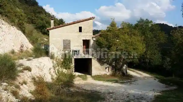 Rustico - Casale in vendita a Acqualagna