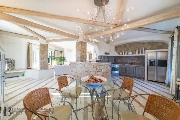 Villa in vendita a Olbia