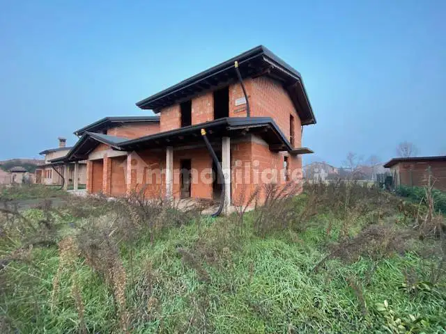 Villa in vendita a Corte de' Cortesi con Cignone