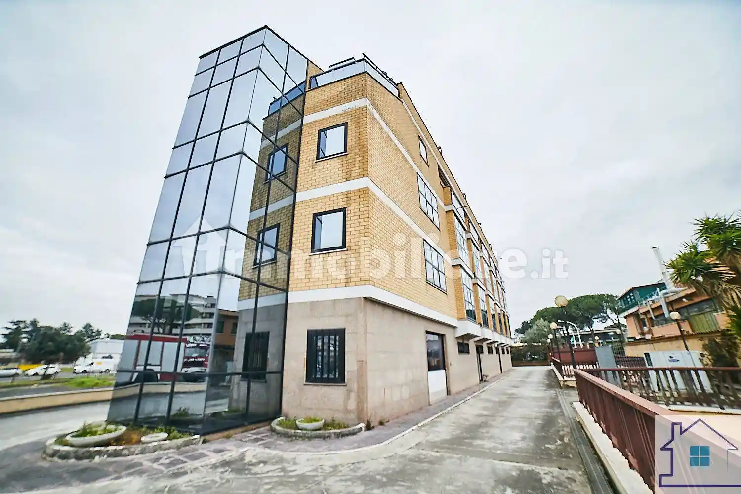 Palazzo - Edificio in Affitto - foto 3