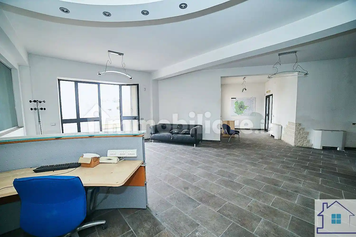 Palazzo - Edificio in Affitto - foto 4