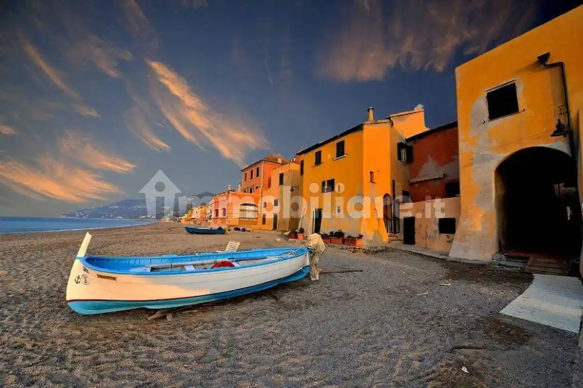 Appartamento in vendita a Finale Ligure