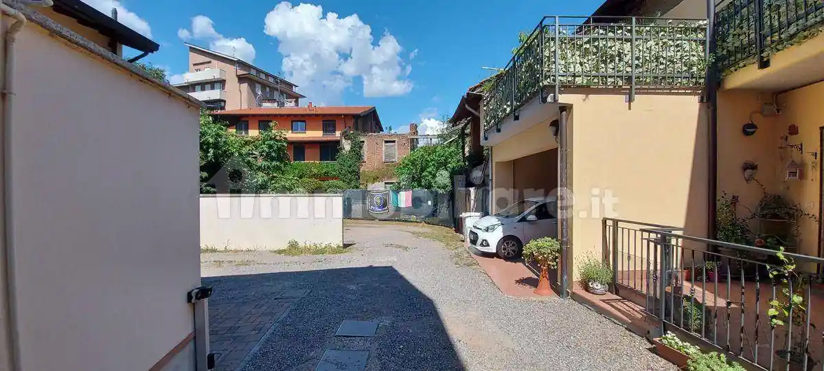 Rustico - Casale in vendita a Busto Garolfo