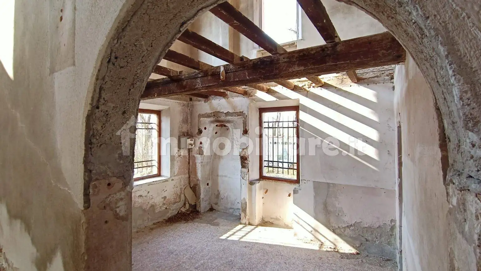 Rustico - Casale in vendita a Canossa