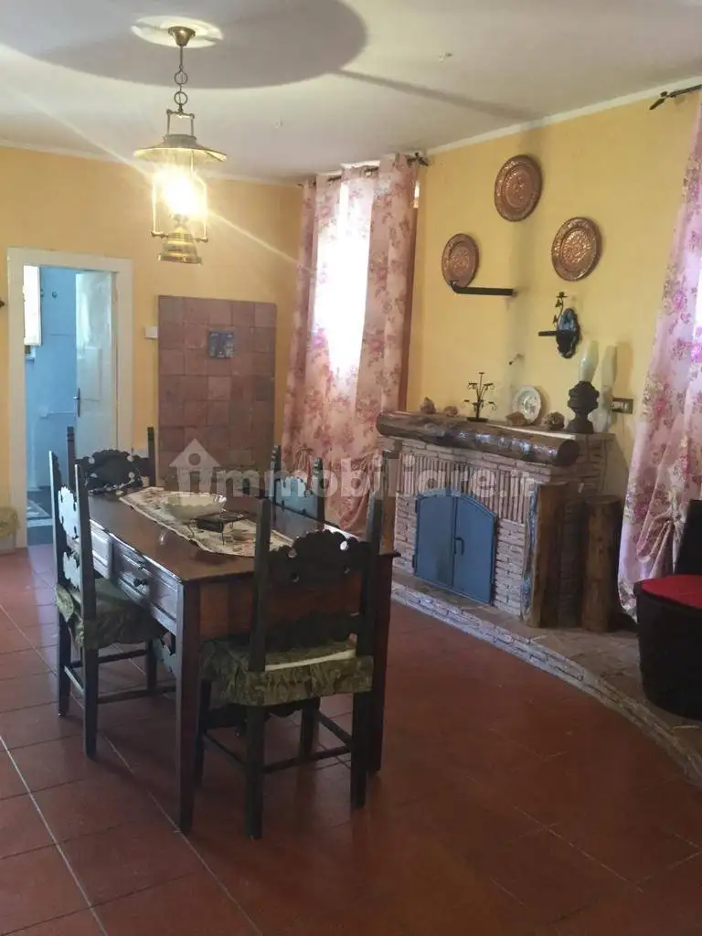 Appartamento in affitto a Marsicovetere