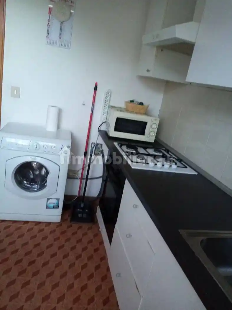 Palazzo - Edificio in Affitto - foto 3