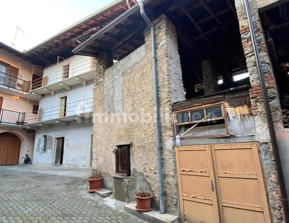 Rustico - Casale in vendita a Bolzano Novarese