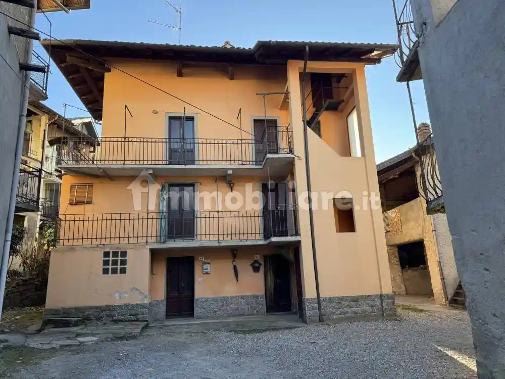 Rustico - Casale in vendita a Massino Visconti